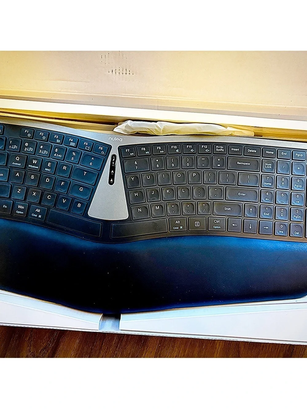 Nulea RT07B Ergonomic Wireless Keyboard Split Wrist Rest Bluetooth USB-C Black
